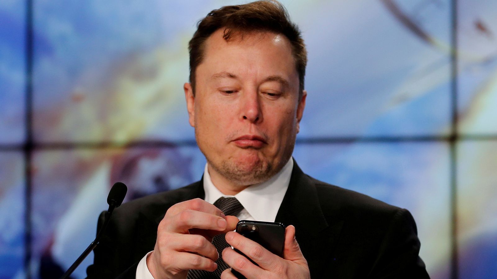 elon-musk-proposes-twitter-blue-subscription-shake-up